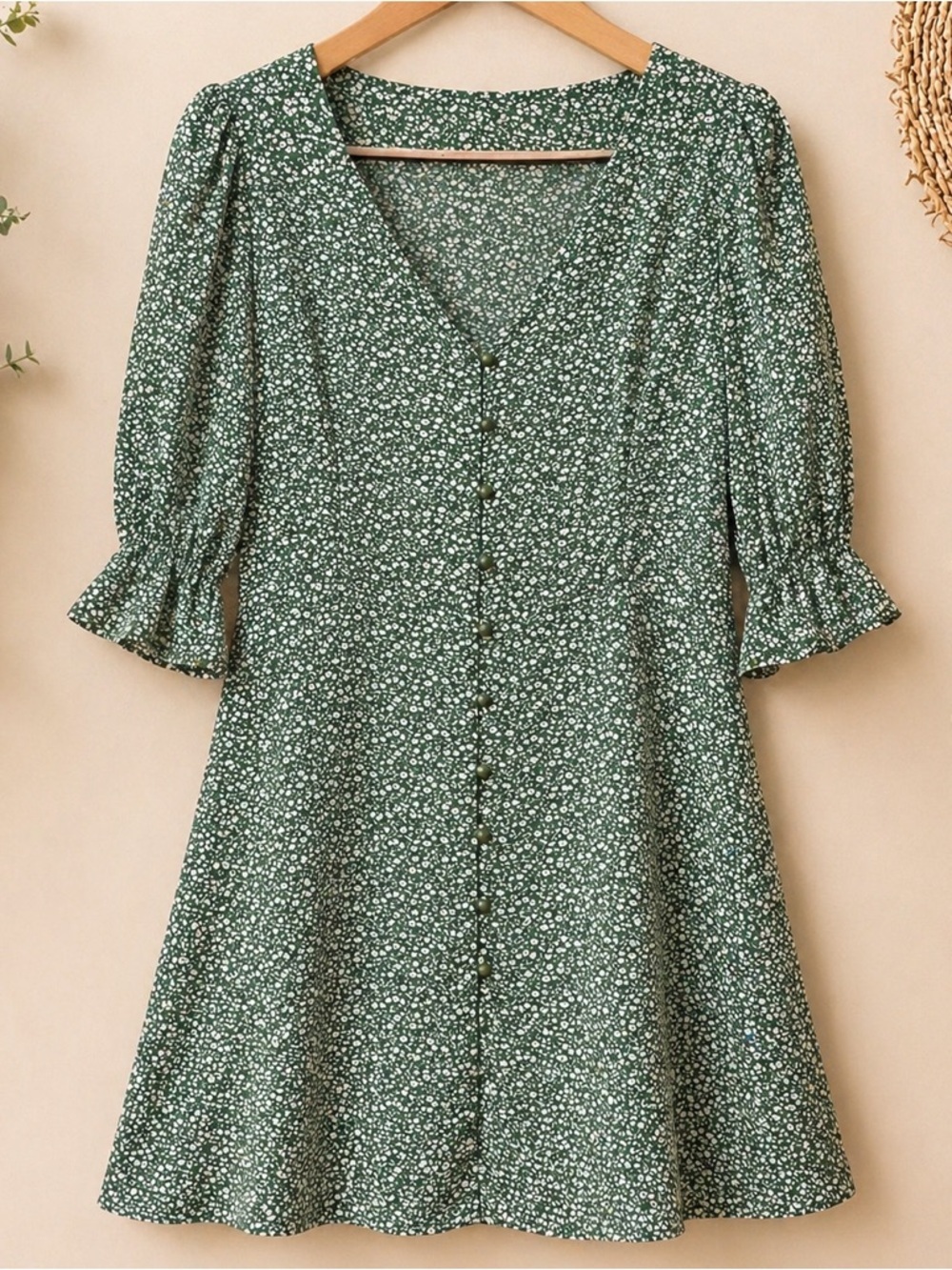 Green Floral V-Neck Button Front Dress size S/M (tags are missing)
